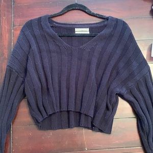 URBAN OUTFITTERS SWEATER